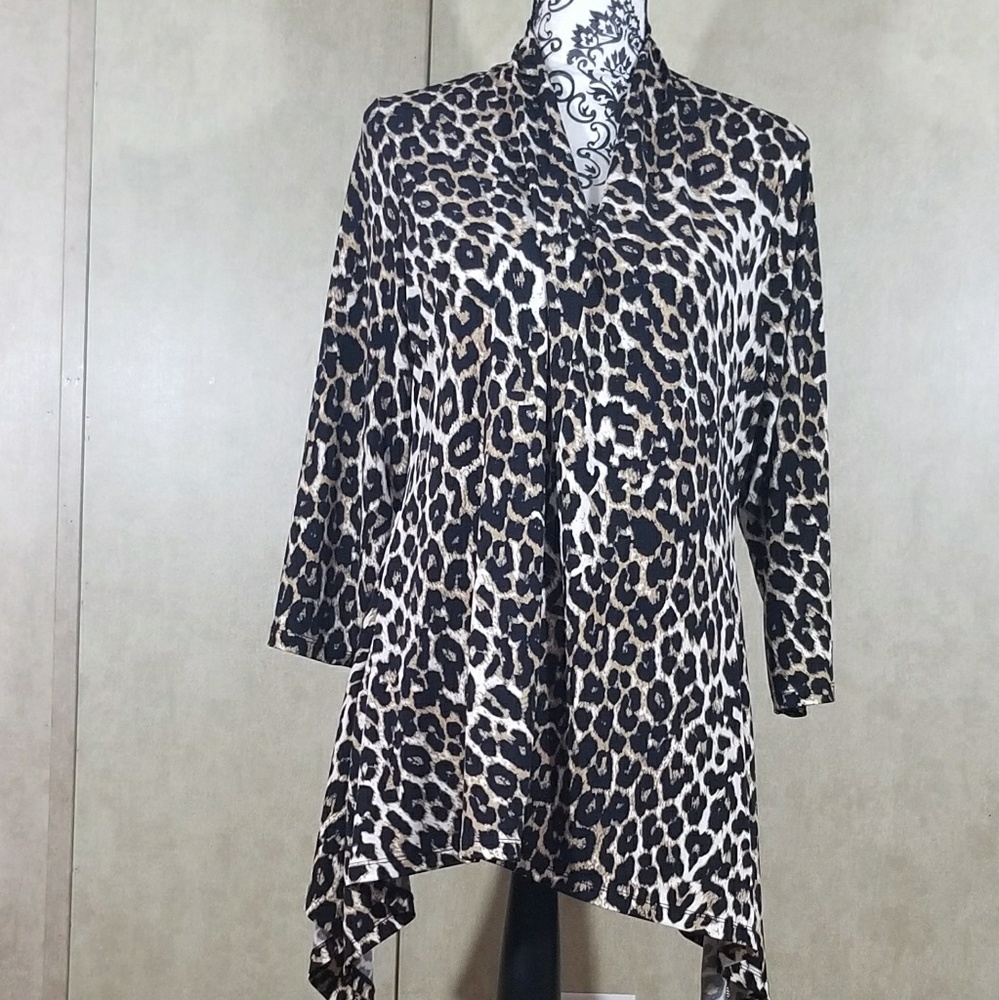 NWOT Leopard print top